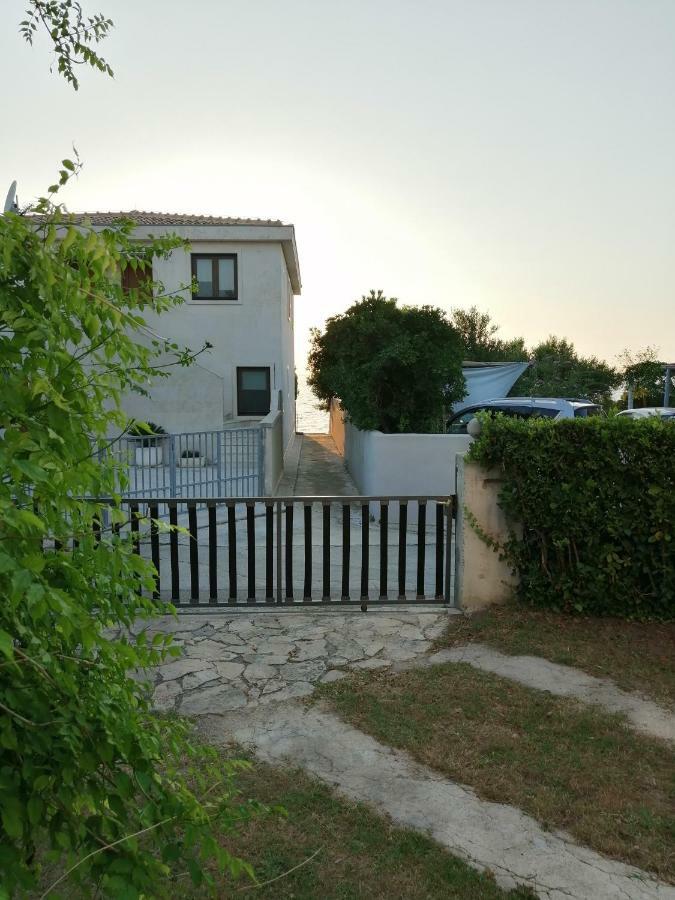 Apartmani Petra 브르시 외부 사진