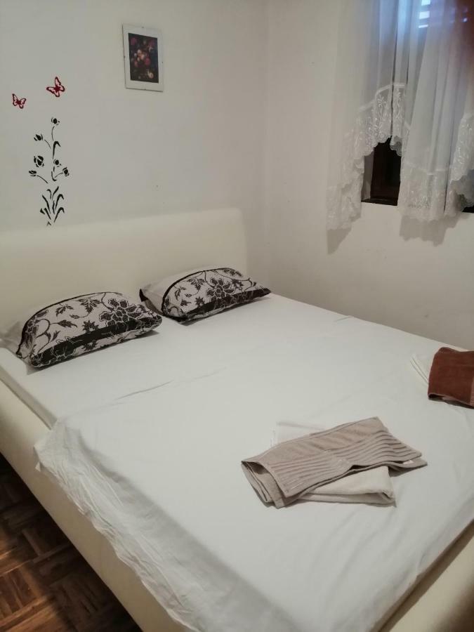 Apartmani Petra 브르시 외부 사진