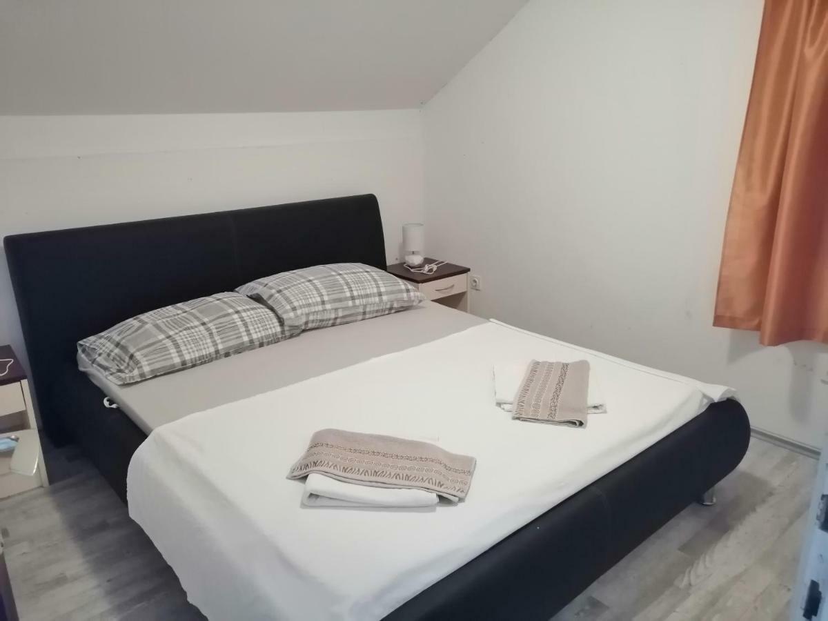 Apartmani Petra 브르시 외부 사진