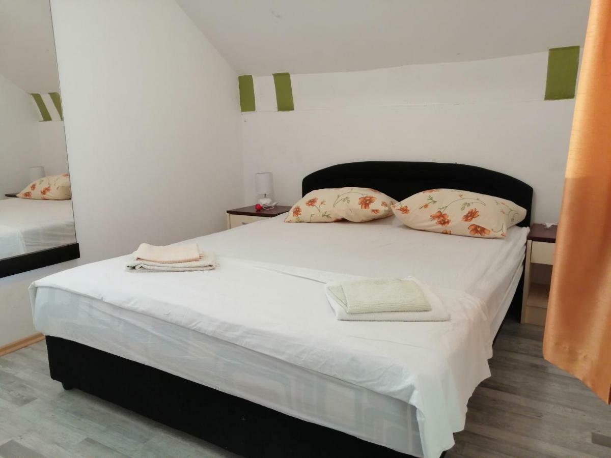 Apartmani Petra 브르시 외부 사진